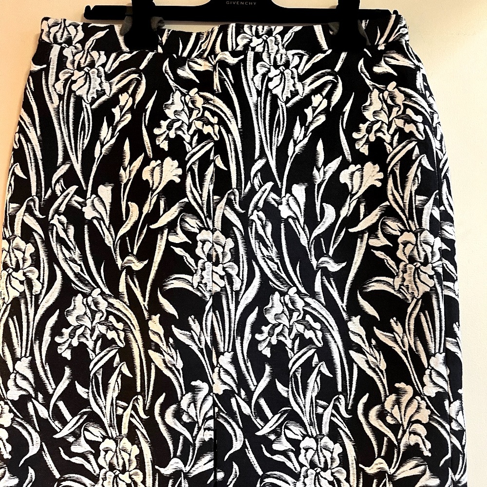 Givenchy Black White Knee Length Skirt 2 Slits Size 6